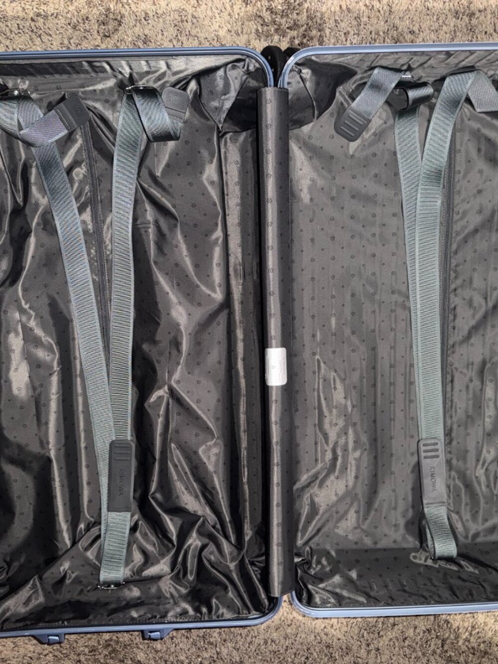 Rimowa Check-In L – Arctic Blue Aluminum | Special Edition 2023 - Picture 8 of 11